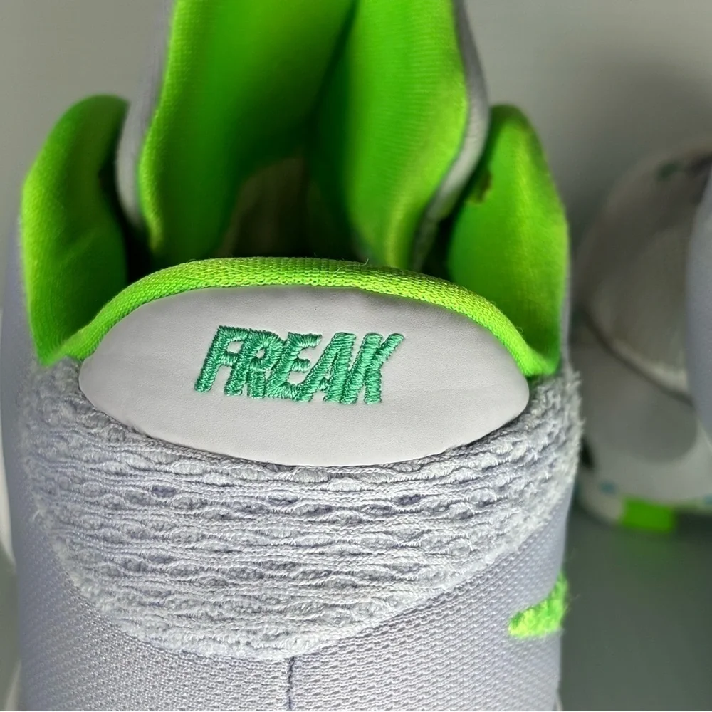 Nike Shoes Mens 8 Zoom Freak 4 Basketball Giannis Practice Training Lace Warm Up